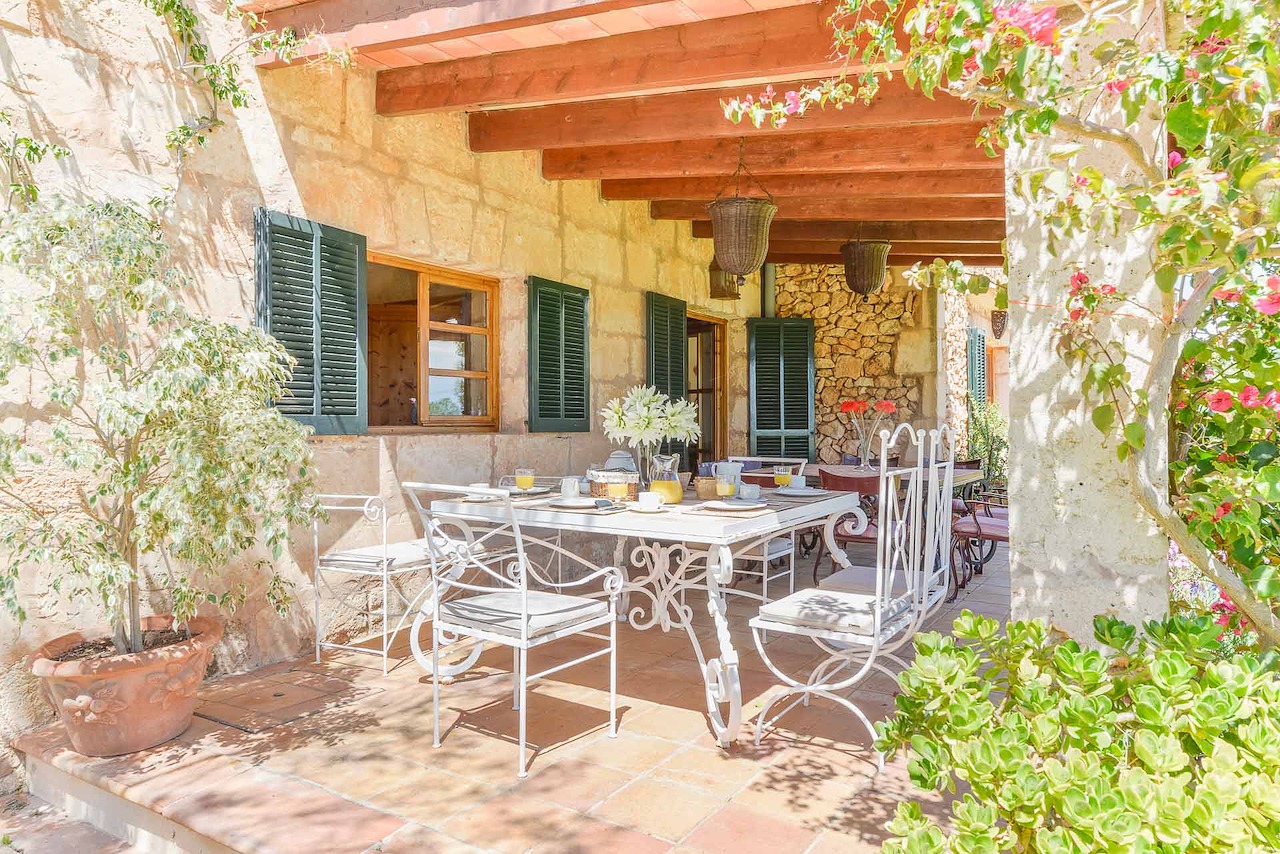 yoga retreat mallorca